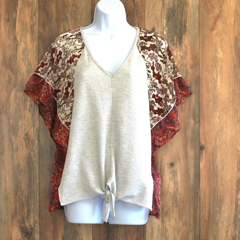 AndTheWhy Women's Pull Over Top Floral & Gray Front Tie V-neck S